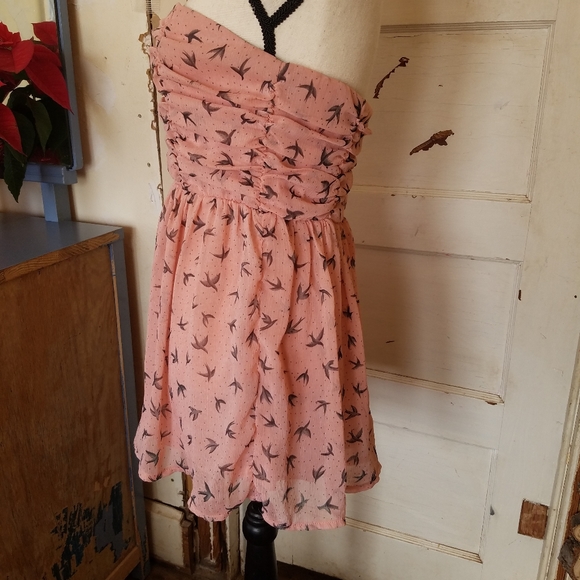 Forever 21 Boho Strapless Pink Bird Print Top - Picture 4 of 9
